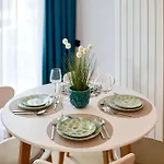 Emerald Gems In Infinity Appartement