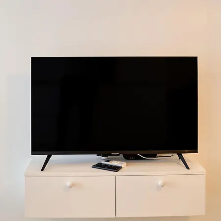 Emerald Gems In Infinity