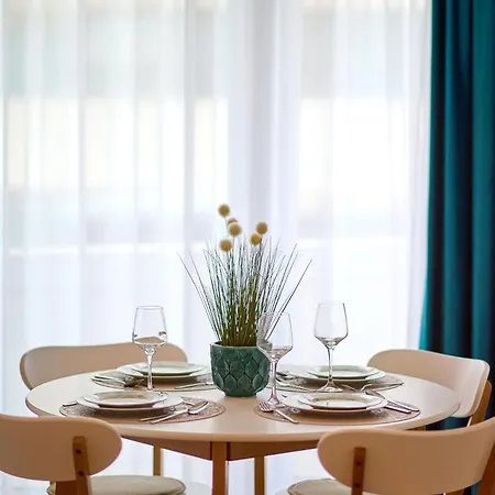 Emerald Gems In Infinity * מאמאיה