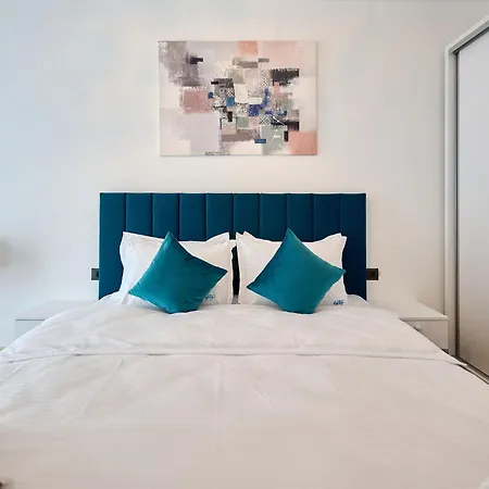 Emerald Gems In Infinity