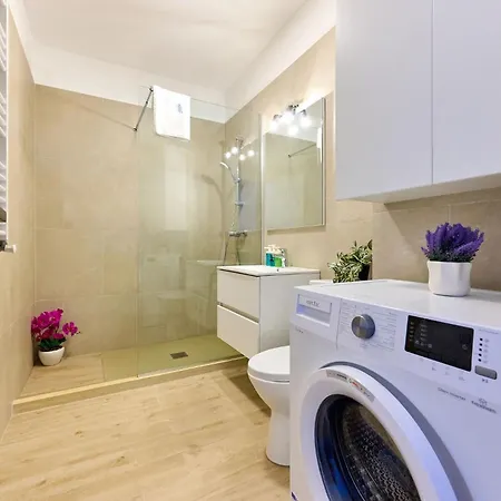 Emerald Gems In Infinity