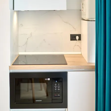 Emerald Gems In Infinity *