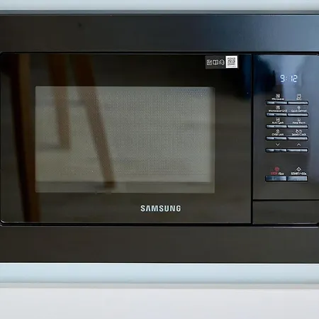 Emerald Gems In Infinity מאמאיה